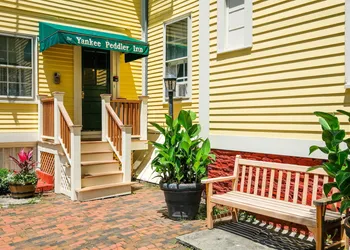Yankee Peddler Inn hotel thumbnail 4