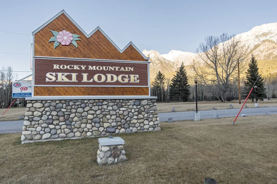 Rocky Mountain Ski Lodge hotel detail image 2