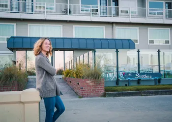 Seashore Inn on the Beach hotel thumbnail 2