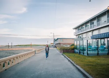 Seashore Inn on the Beach hotel thumbnail 3
