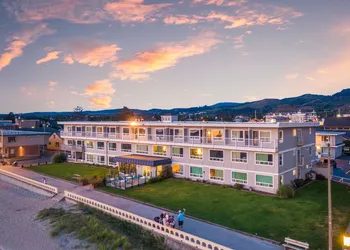 Seashore Inn on the Beach hotel thumbnail 8