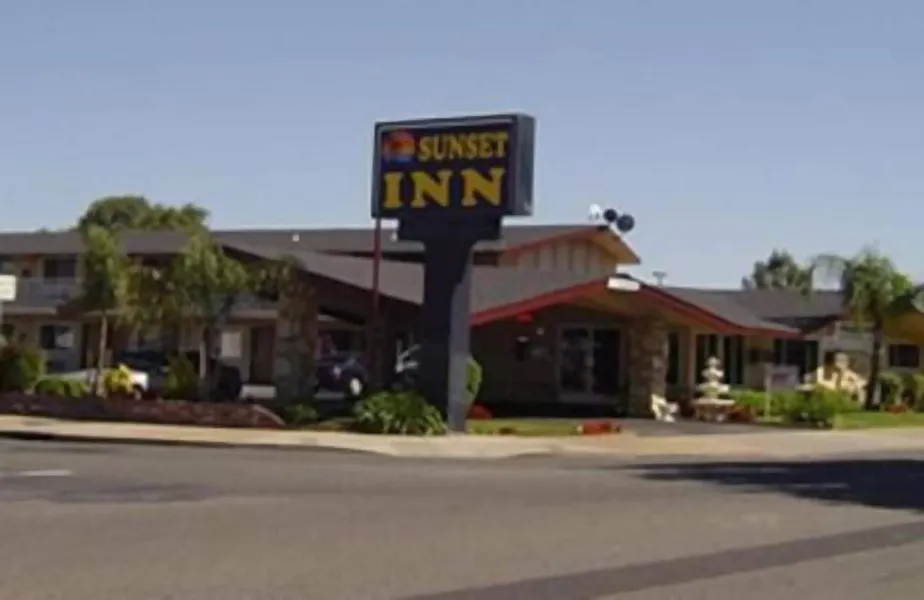 Sunset Inn Lake Oroville hotel detail image 2