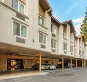 Best Western Plus Airport Plaza hotel detail image 3