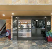 Best Western Plus Airport Plaza hotel detail image 4