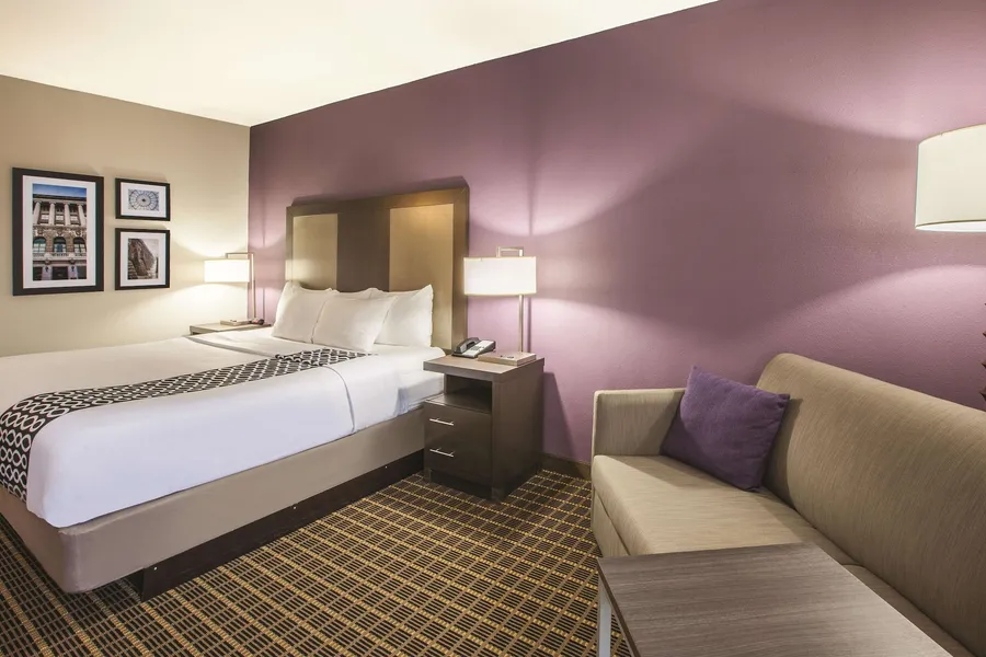 La Quinta Inn & Suites by Wyndham Mechanicsburg - Harrisburg hotel detail image 6
