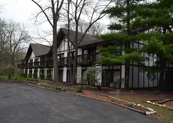 Spring House Inn hotel thumbnail 4