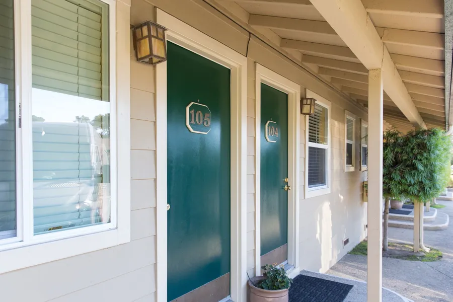 Sea Breeze Inn And Cottages hotel detail image 6
