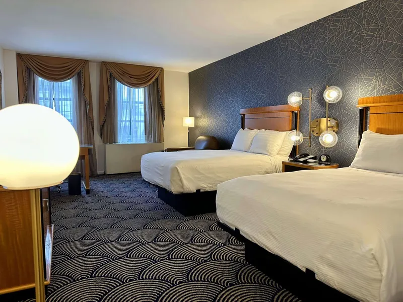 Inn at Great Neck hotel detail image 6