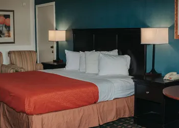 Victorian Inn & Suites hotel thumbnail 6