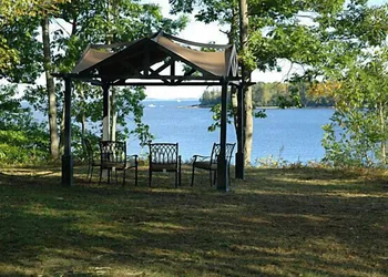 Ledges by the Bay hotel thumbnail 4