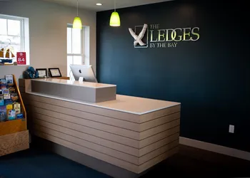 Ledges by the Bay hotel thumbnail 6