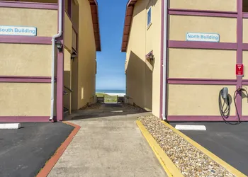 Ocean View Lodge hotel thumbnail 3