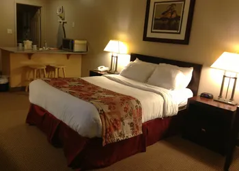 Petawawa River Inn and Suites hotel thumbnail 6