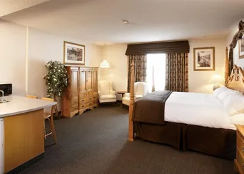 Petawawa River Inn and Suites hotel thumbnail 7