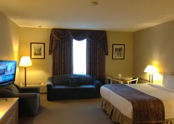 Petawawa River Inn and Suites hotel thumbnail 8