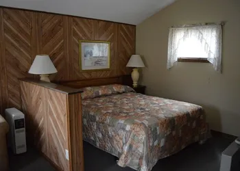 Kennebunk Gallery Motel & Cottages hotel thumbnail 7