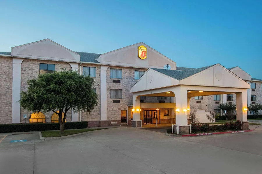 Super 8 by Wyndham Garland North Dallas Area hotel detail image 2