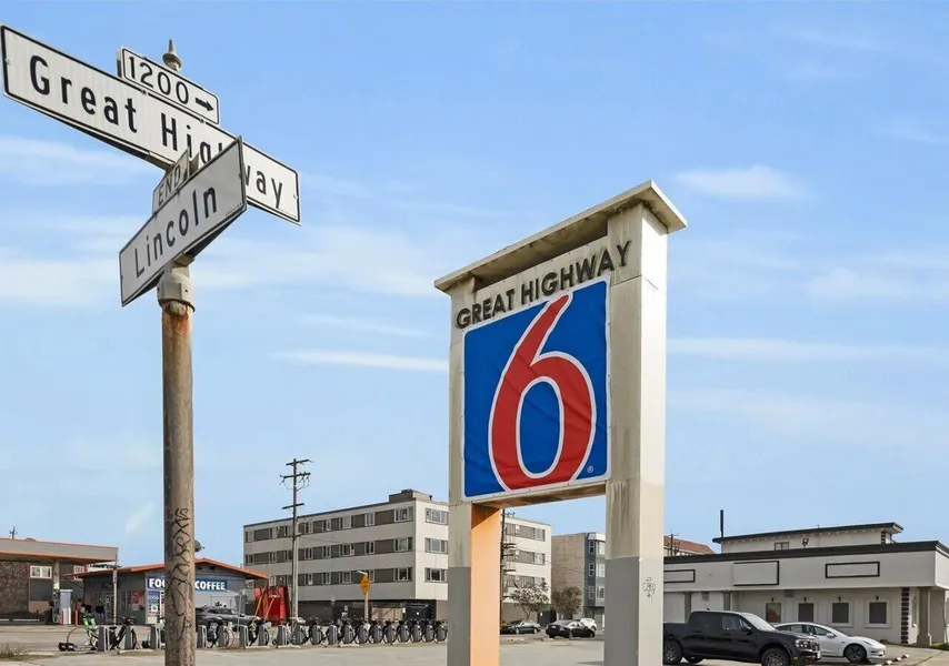 Motel 6 San Francisco, CA – Great Highway hotel detail image 6