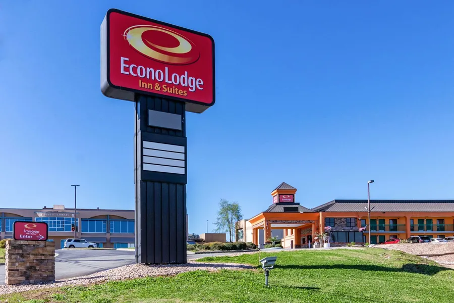 Econo Lodge Inn & Suites Macon North hotel detail image 2