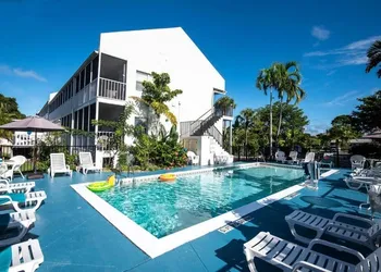 Marco Island Lakeside Inn hotel thumbnail 2