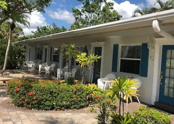 Marco Island Lakeside Inn hotel thumbnail 4