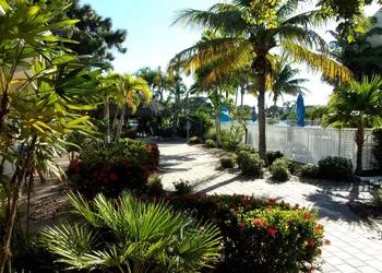 Marco Island Lakeside Inn hotel thumbnail 6