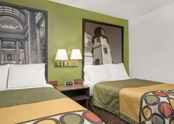 Super 8 by Wyndham Buffalo hotel thumbnail 5