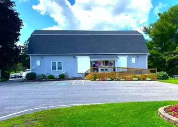 Lake Ontario Motel & Inn hotel thumbnail 2