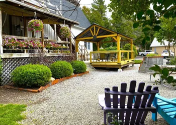 Lake Ontario Motel & Inn hotel thumbnail 5
