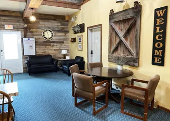 Lake Ontario Motel & Inn hotel thumbnail 7
