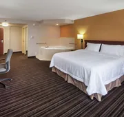Hampton Inn & Suites by Hilton Toronto Airport hotel detail image 5