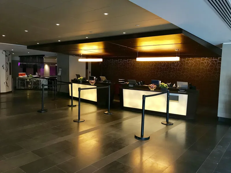 DoubleTree by Hilton Montreal hotel detail image 6