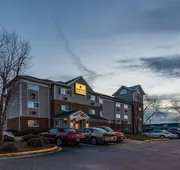 HomeTowne Studios & Suites by Red Roof Charlotte - Concord hotel detail image 7