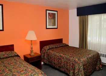 Cardinal Inn hotel thumbnail 5