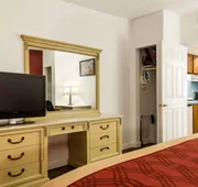 Econo Lodge Inn & Suites Lake Harmony - Pocono Mountains Area hotel detail image 7