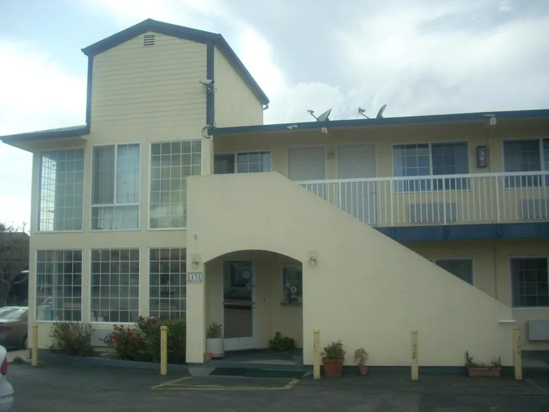 Economy Inn Monterey hotel detail image 2