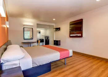 Motel 6 Garden Grove CA hotel thumbnail 5