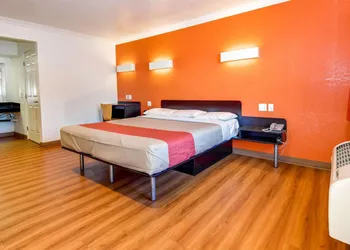 Motel 6 Garden Grove CA hotel thumbnail 7