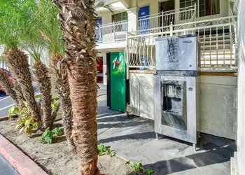 Motel 6 Garden Grove CA hotel thumbnail 2