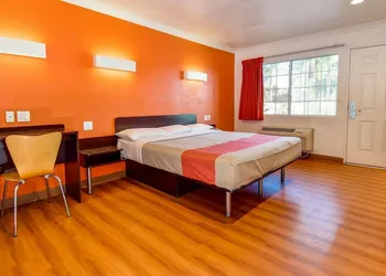 Motel 6 Garden Grove CA hotel thumbnail 8