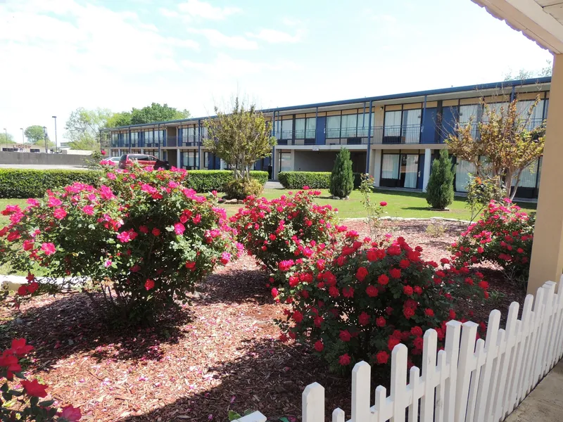 Econo Lodge hotel detail image 2