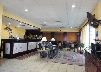Econo Lodge hotel thumbnail 3