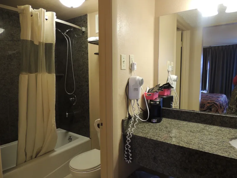 Econo Lodge hotel detail image 6