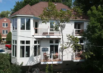 Camden Riverhouse Hotel hotel thumbnail 2