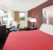 Super 8 by Wyndham Chicago IL hotel detail image 3