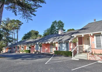 Butterfly Grove Inn hotel thumbnail 2