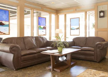 Maligne Lodge hotel thumbnail 6