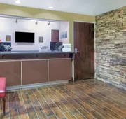 Super 8 by Wyndham New Braunfels I-35 hotel detail image 4