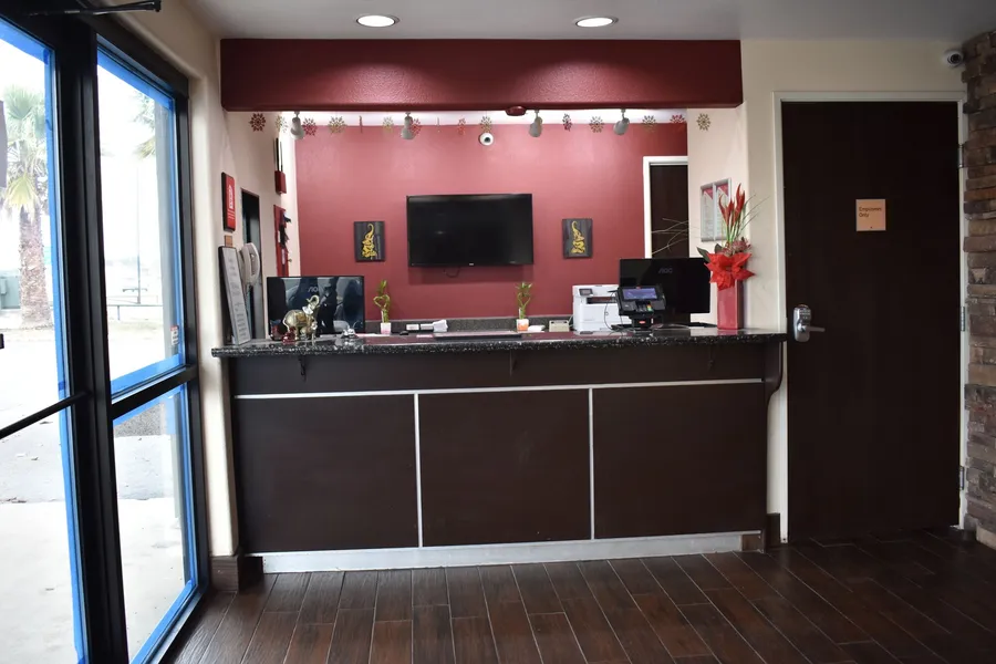 Super 8 by Wyndham New Braunfels I-35 hotel detail image 6