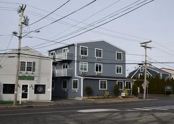 Rhea's Inn By The Sea hotel thumbnail 2